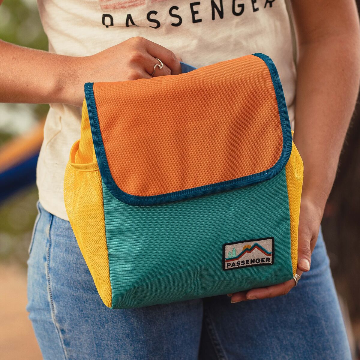 PASSENGER CROSSBODY