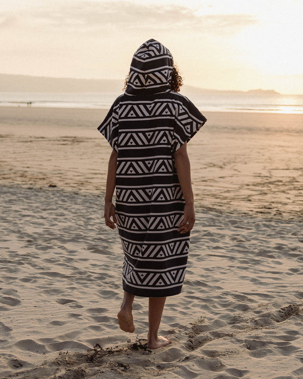 Womens_Baja Recycled Towel Poncho - Black/ White Pattern
