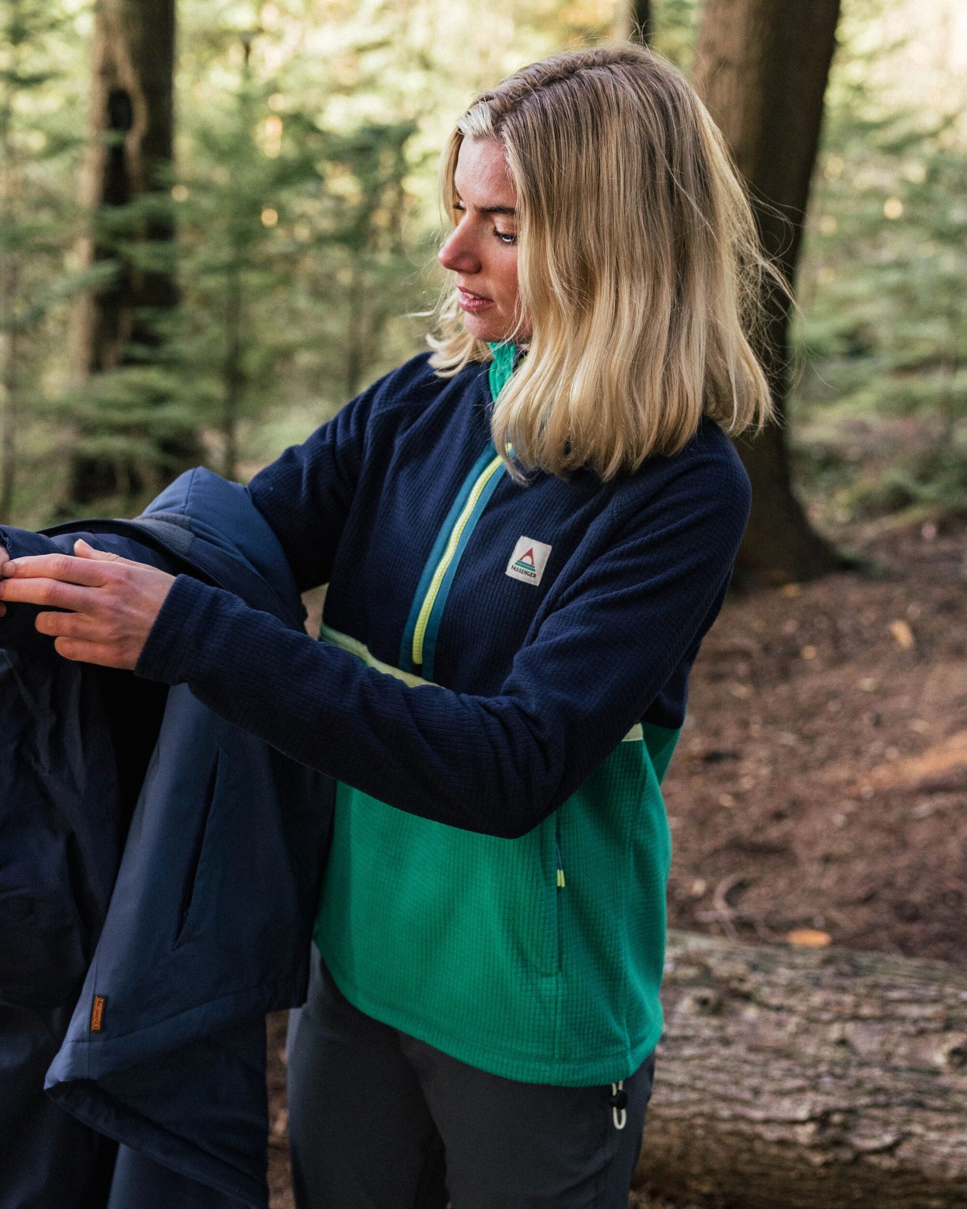 Off Trail Recycled Grid Polar Fleece - Rich Navy/Green Lake