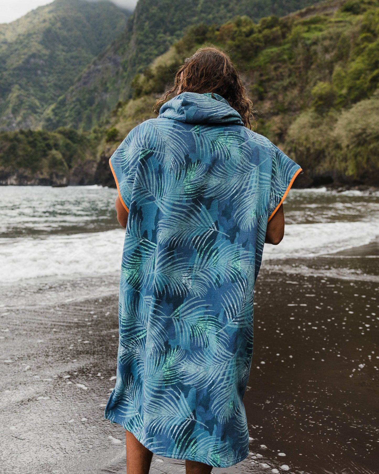 Male_Tulum Recycled Towel Poncho - Palm Camo Moonlight