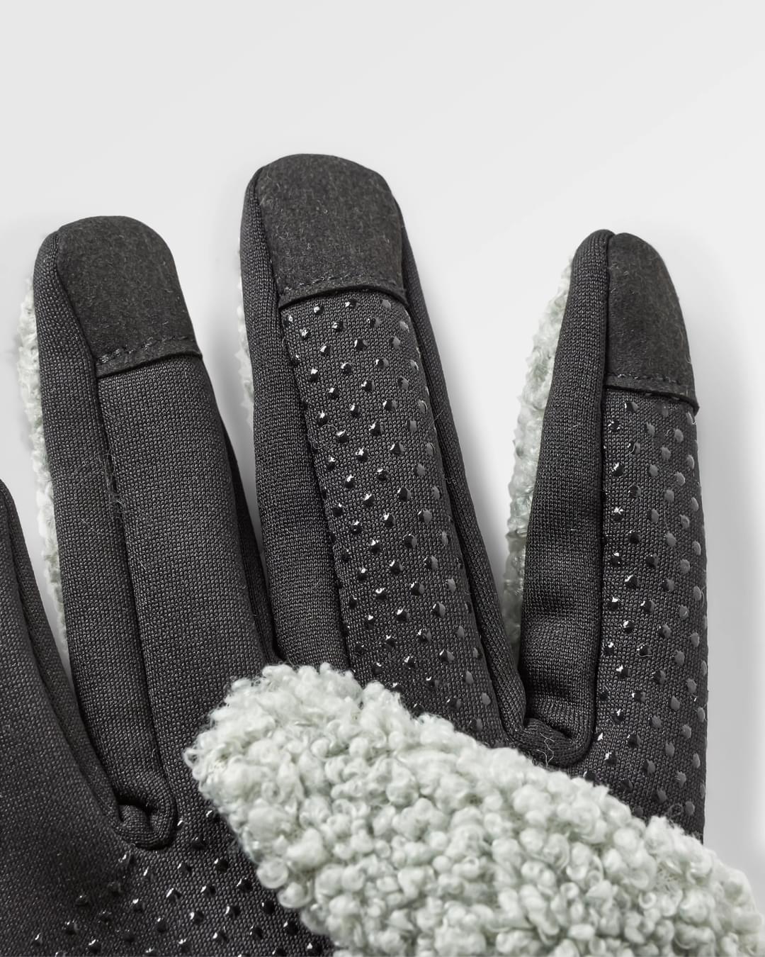 Snowfall 2.0 Recycled Sherpa Gloves - Pistachio