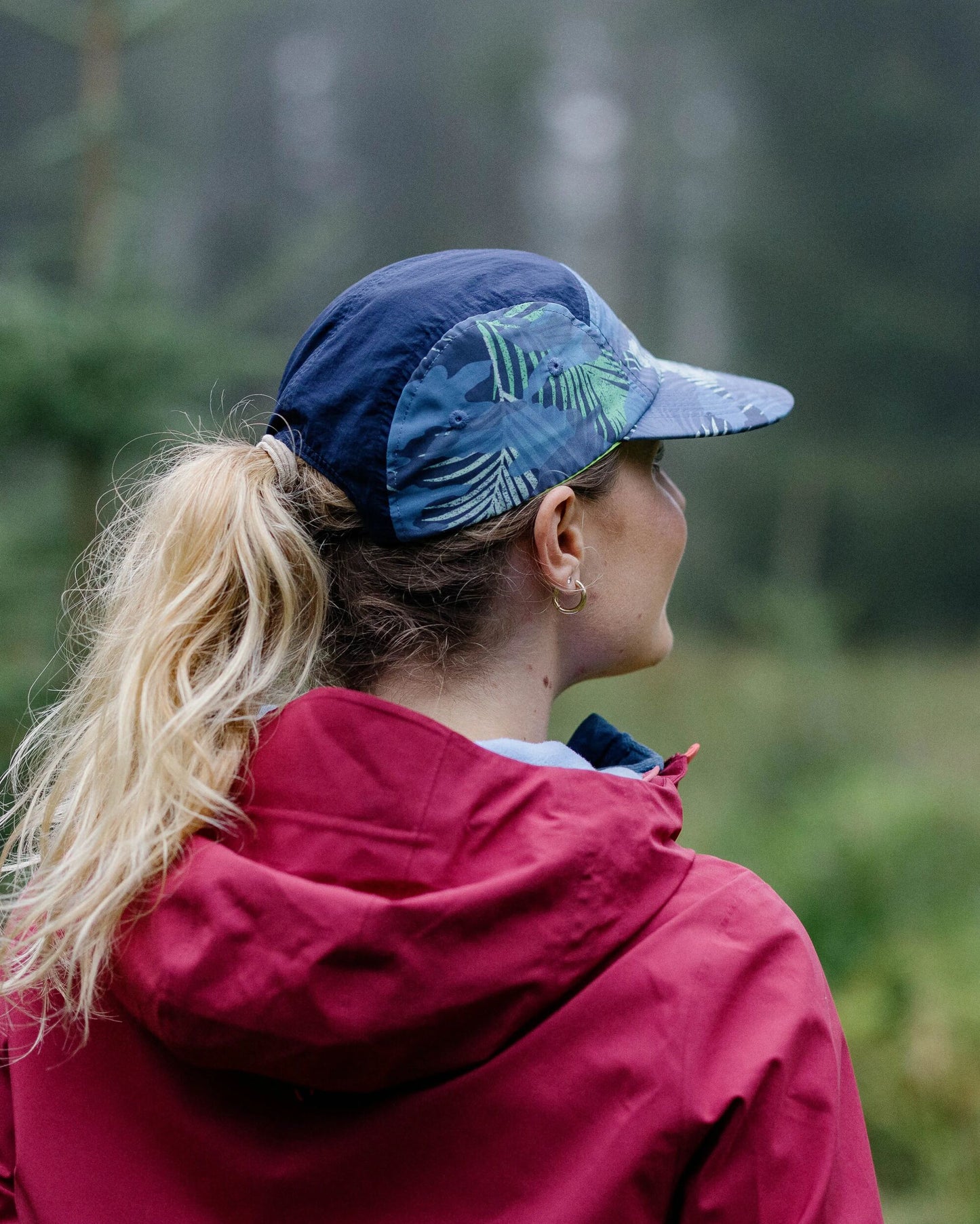 Womens_Emerge 5 Panel Trail Cap - Palm Camo Moonlight