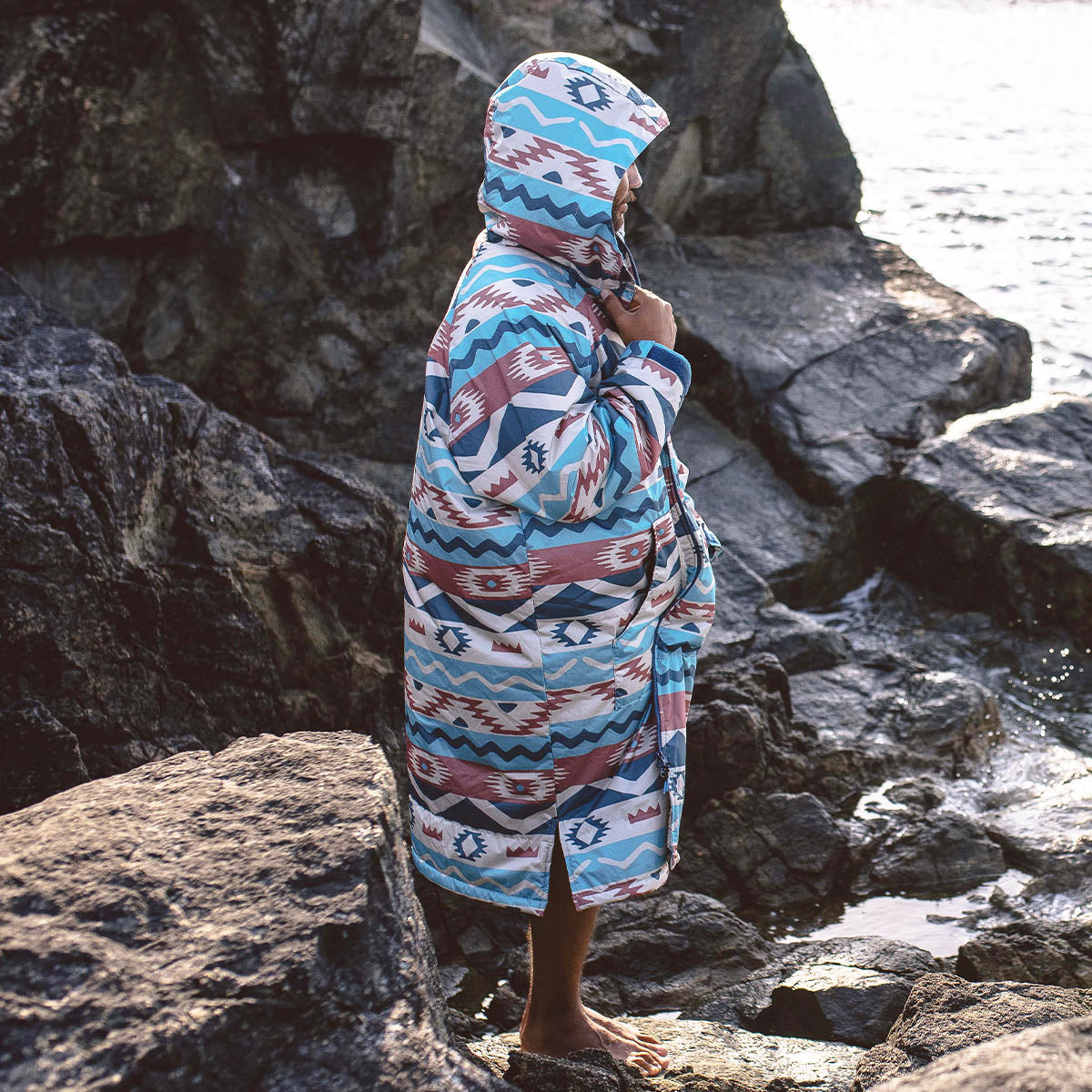 Male_Roaming Sherpa Lined Changing Robe - Multi Geo Stripe Coral