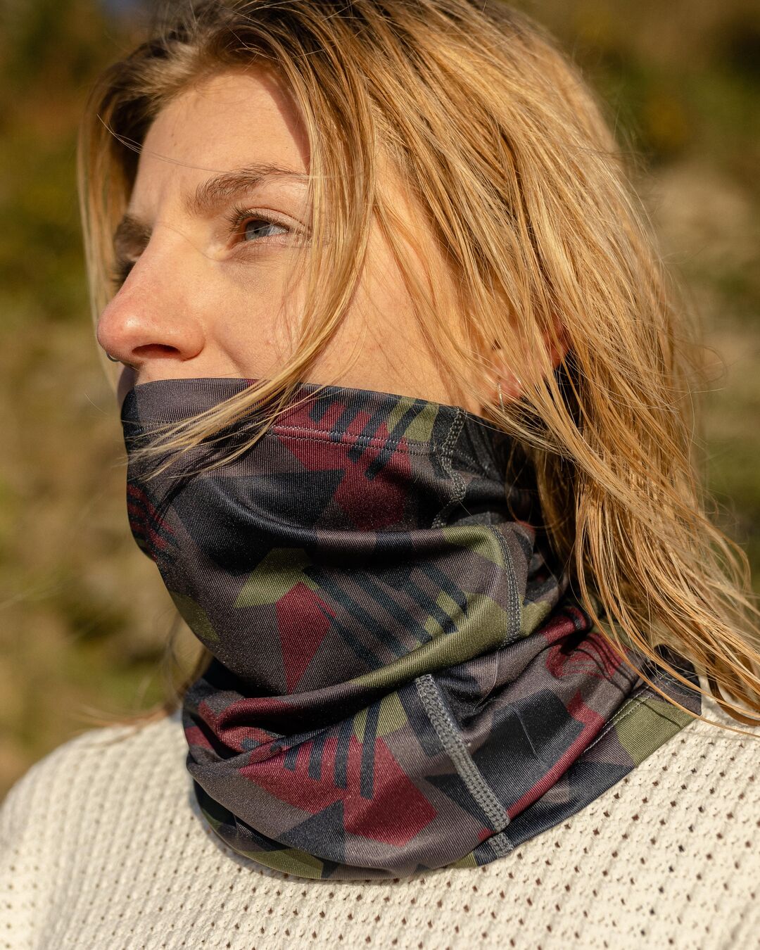 Womens_Trail Recycled Gaiter - Charcoal Camo Pattern
