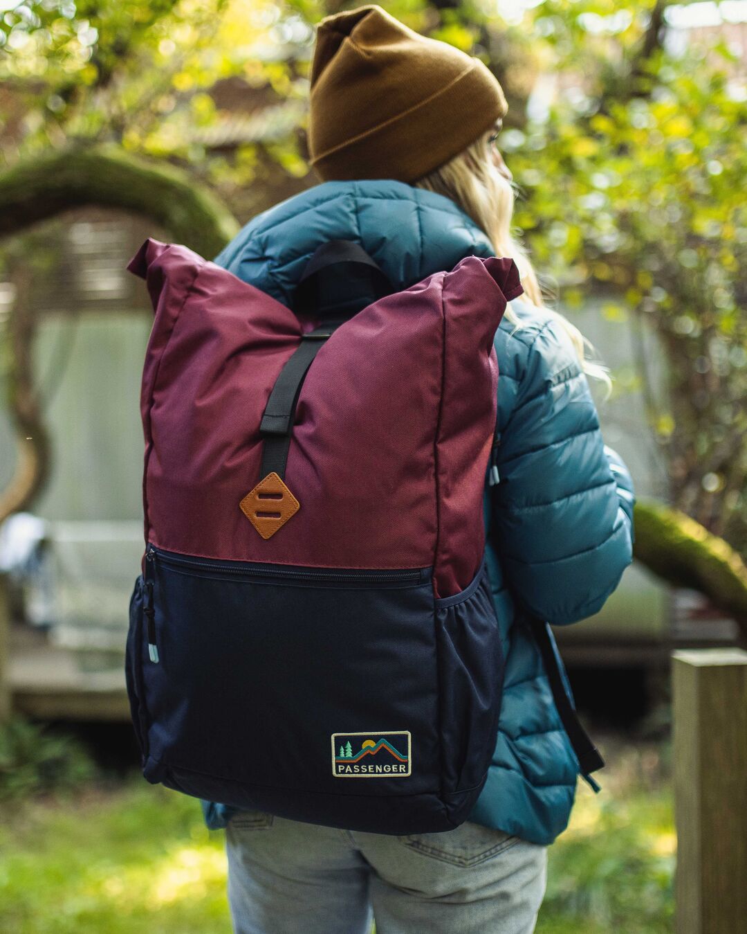 Womens_Backwoods Recycled Rolltop 32L - Navy/Burgundy