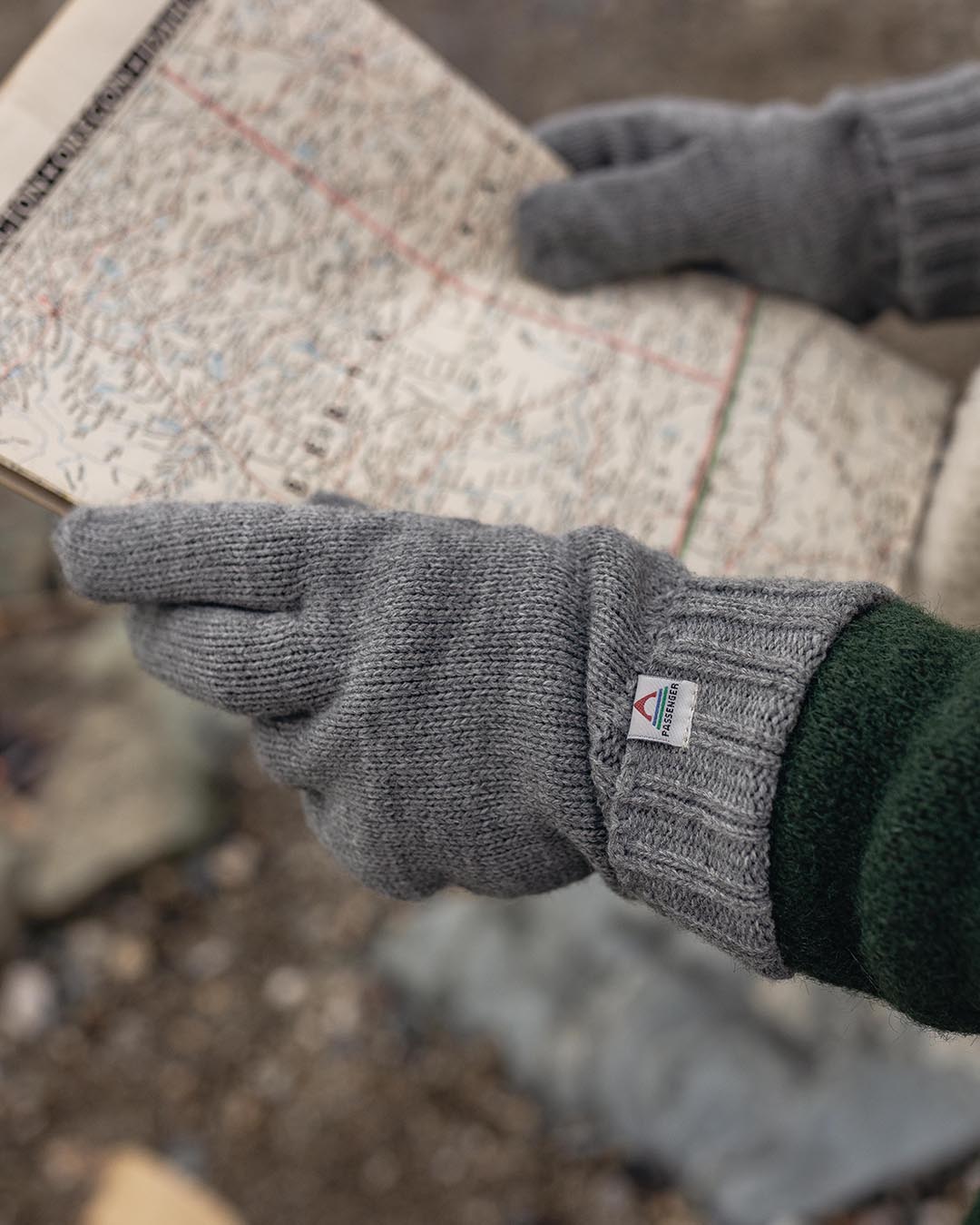 Recycled wool online gloves